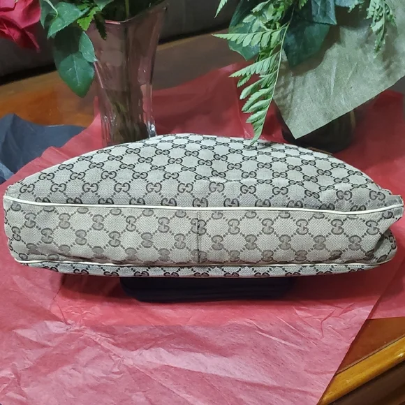 Gucci Eclipse Cream and Brown Shoulder Bag with Monogram Canvas - Picture 4 of 13